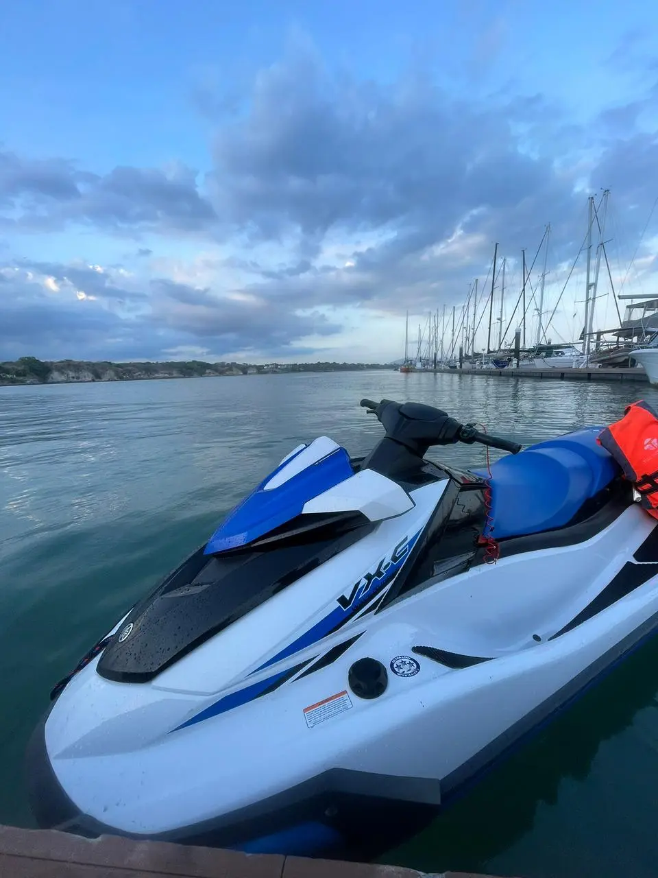 Jet ski azul de LASS
